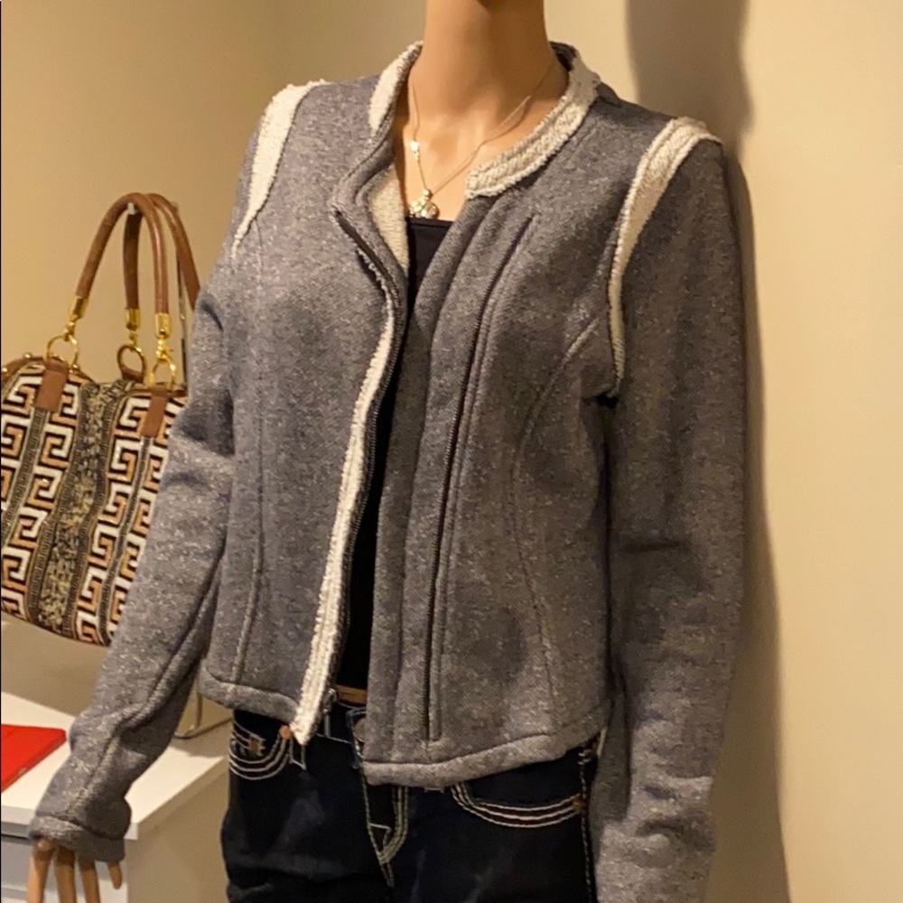 Gap sweater